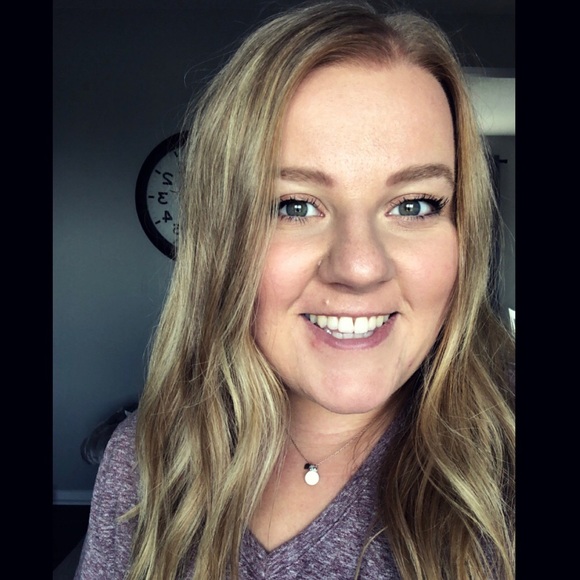 Meet your Posher, Olivia - Picture 1 of 1